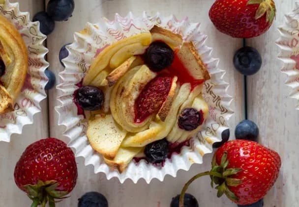 Muffiny z ciasta francuskiego to przepis na hit imprezy pełen smaku