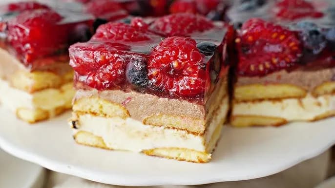 Ciasta szybkie i bez pieczenia z owocami! Polecamy lubiane ciasta