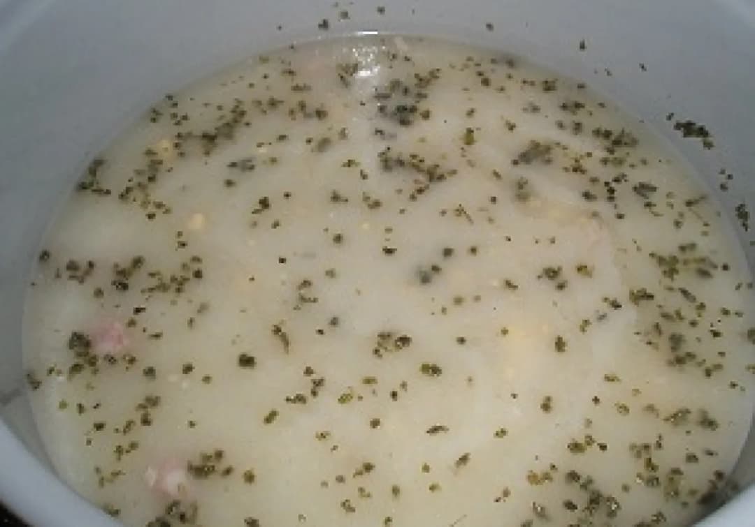 Barszcz biały na golonce: Tradycyjny przepis krok po kroku