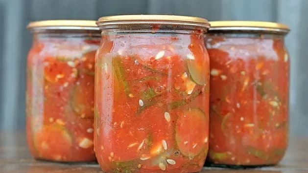 Pikantne przetwory: ogórki po cygańsku do słoików - przepis