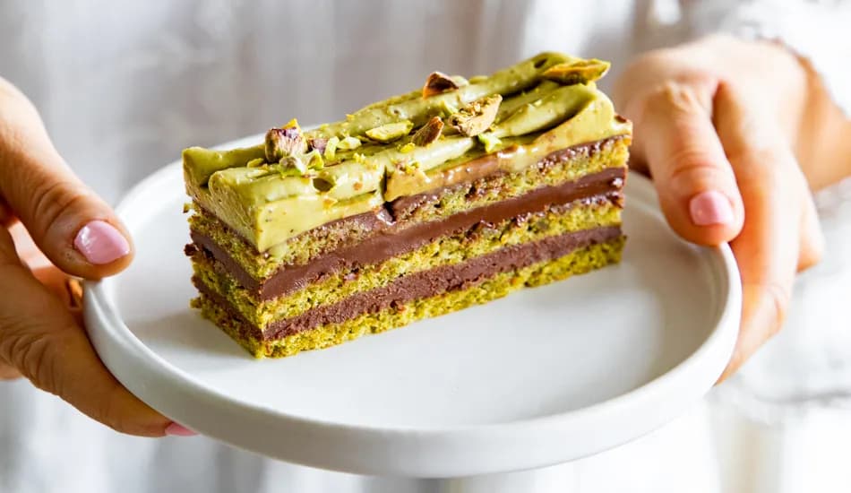 Pistacjowe ciasto: orzechowy krem nada mu niepowtarzalny smak