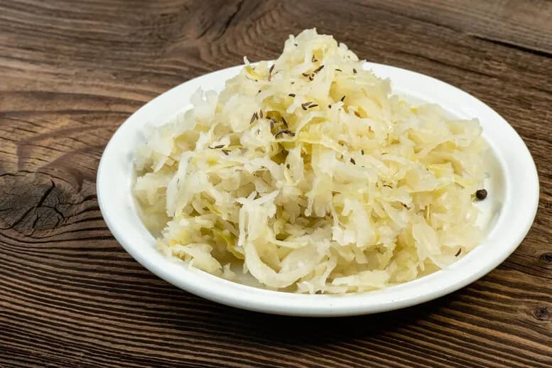 Miękka kapusta kiszona co zrobić? Skuteczne sposoby na poprawę smaku