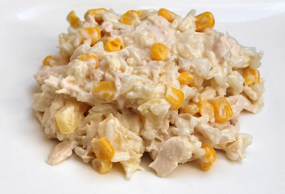 Czy znasz sekret egzotycznej sałatki z kurczakiem, ryżem i ananasem?