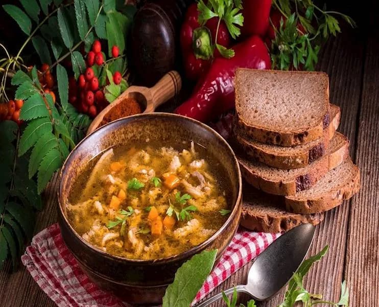 Flaki po węgiersku: Pikantne danie dla miłośników wyrazistych smaków