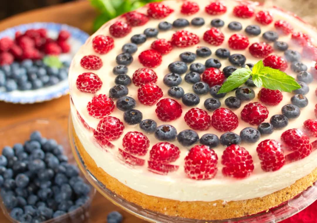 Jak upiec biszkopt pod sernik na zimno?