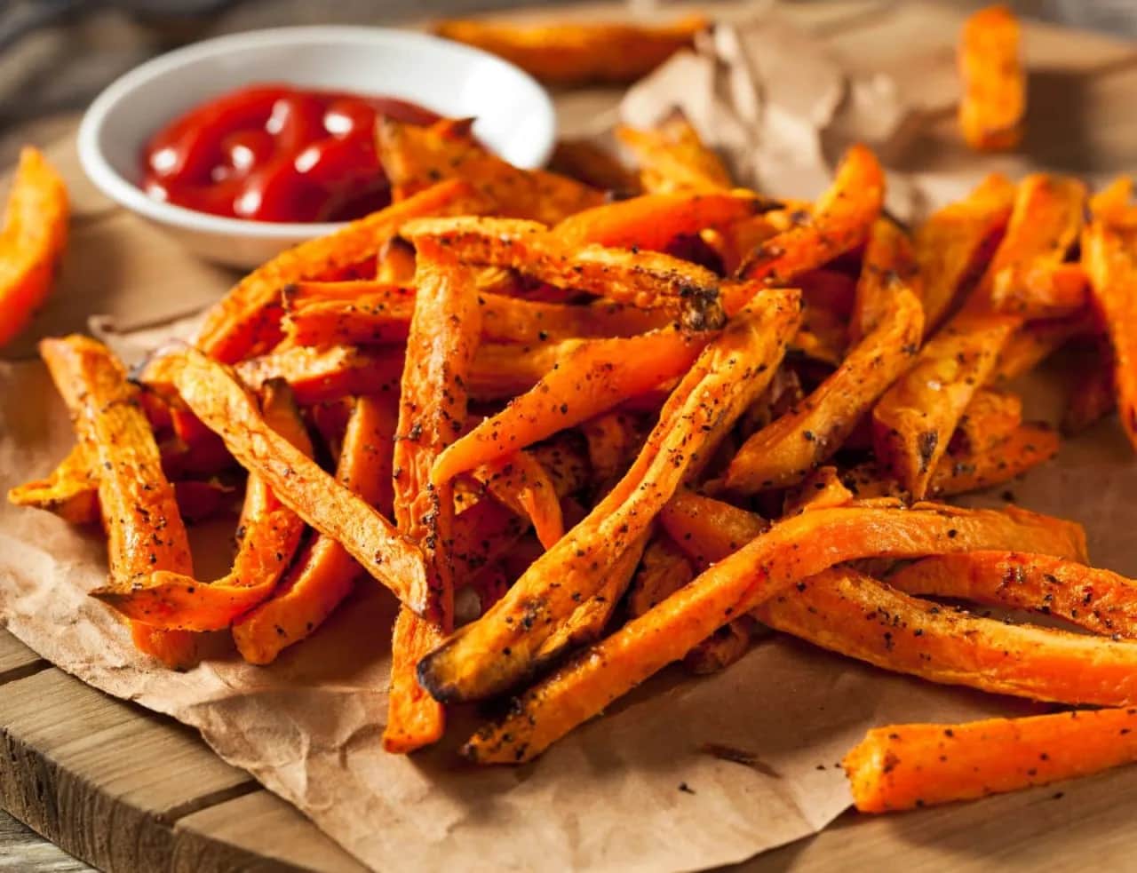 Chrupiące frytki z batata na każdą okazję? Porady jak je zrobić teraz