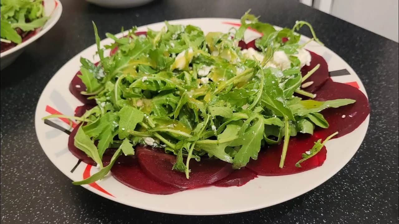 Oryginalne carpaccio z buraka z rukolą? Nowe oblicze tego warzywa