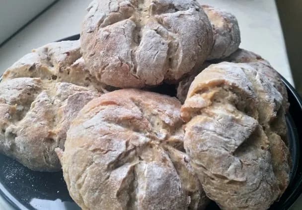 Bułki żytnie na suchych drożdżach: Najszybszy przepis
