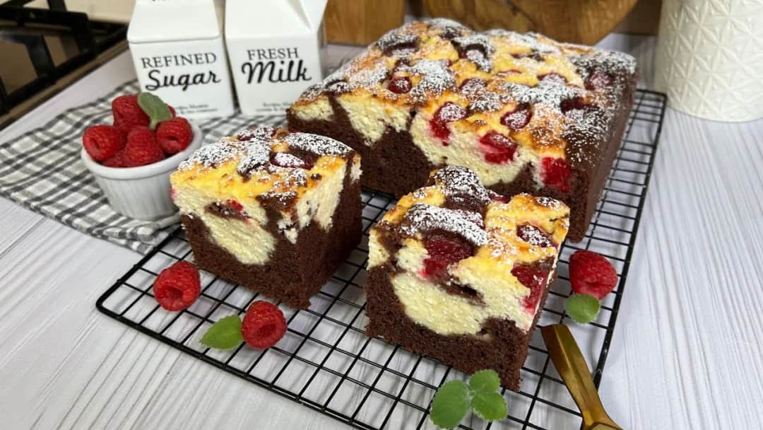 Przepis na ciasto ciemne z serem – idealne połączenie smaku i tekstury